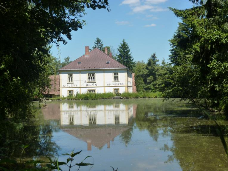 mlýn